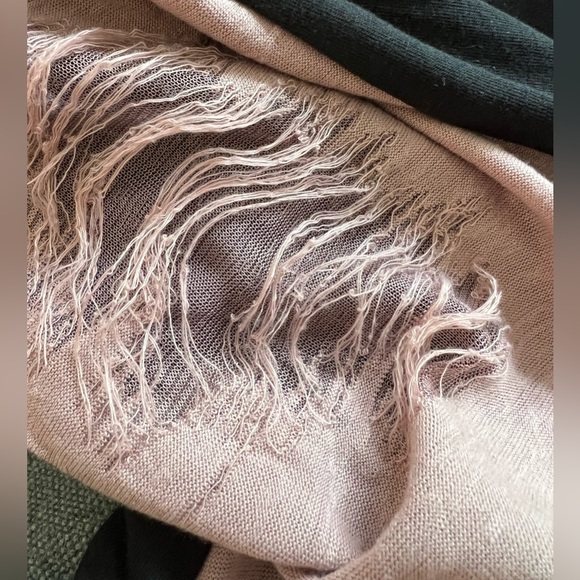 Pink Victorias Secret distressed leggings - Picture 3 of 4